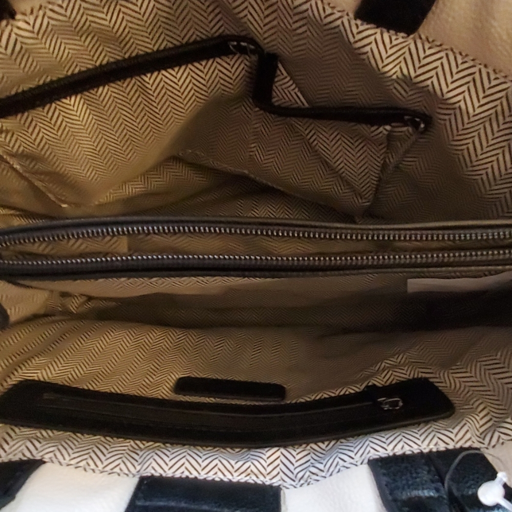 Purse - Picture 3 of 3